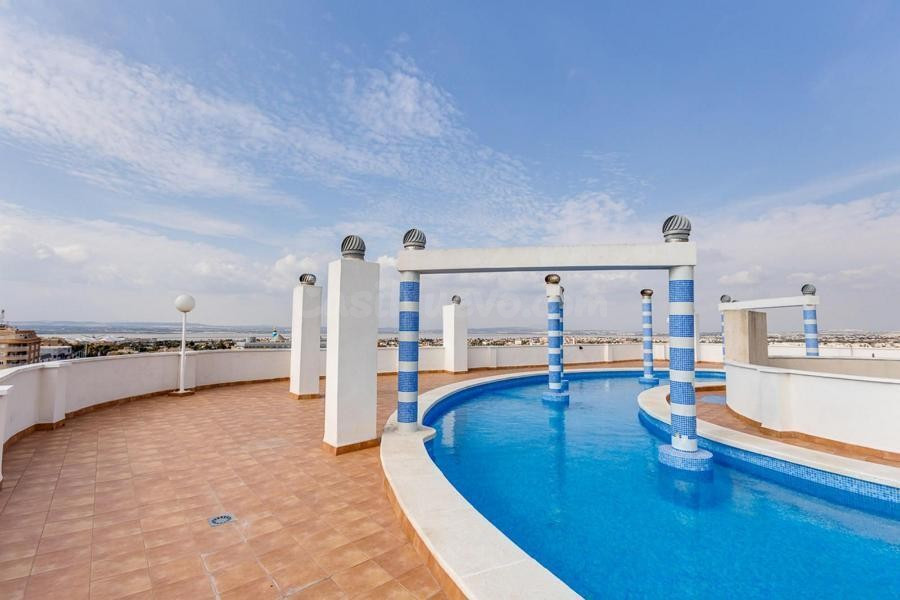 Venta de piso en Torrevieja, de 69m2 con 2 dormitorios y 1 b - foto 5