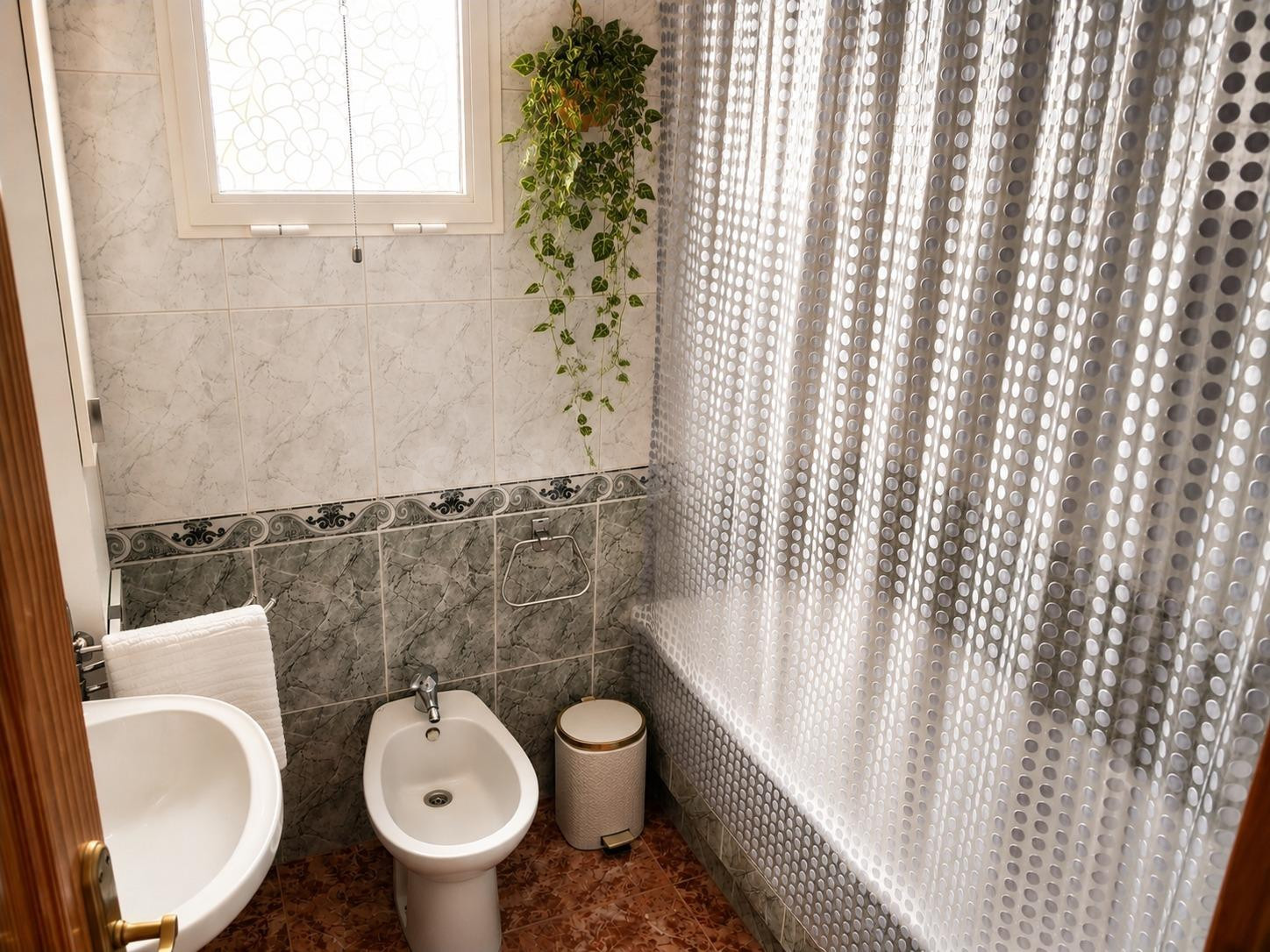 SE VENDE BONITO Y LUMINOSO APARTAMENTO ORIENTADO AL SUR!!!!! - foto 3