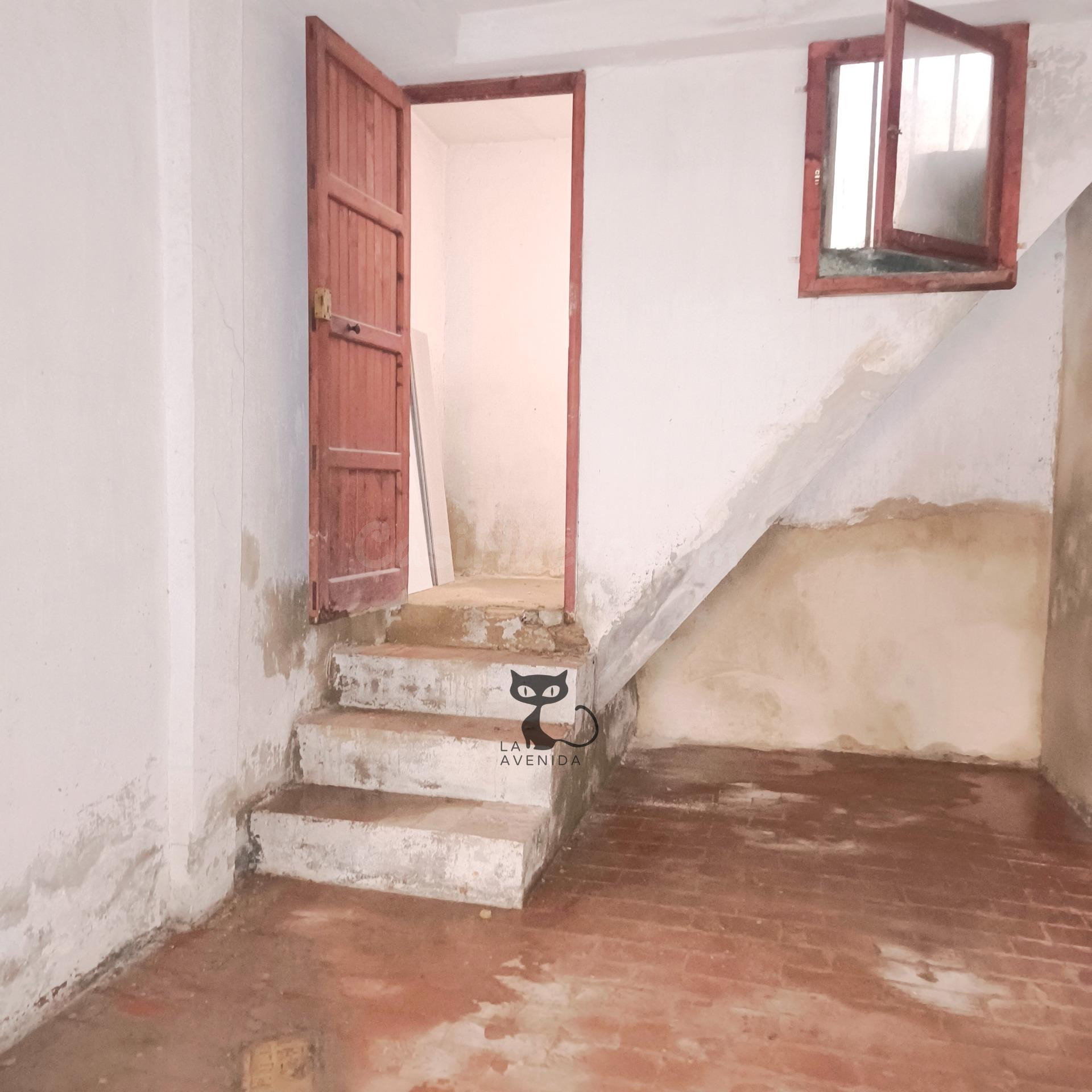 Oportunidad Única, Local a pie de calle conectado por escaleras con amplio piso - foto 5