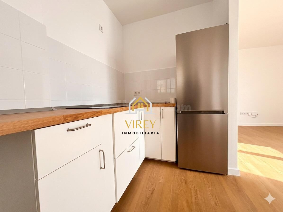 PISO A LA VENTA EN PLANTA BAJA CON PARKING EN EL CASCO HISTO - foto 5