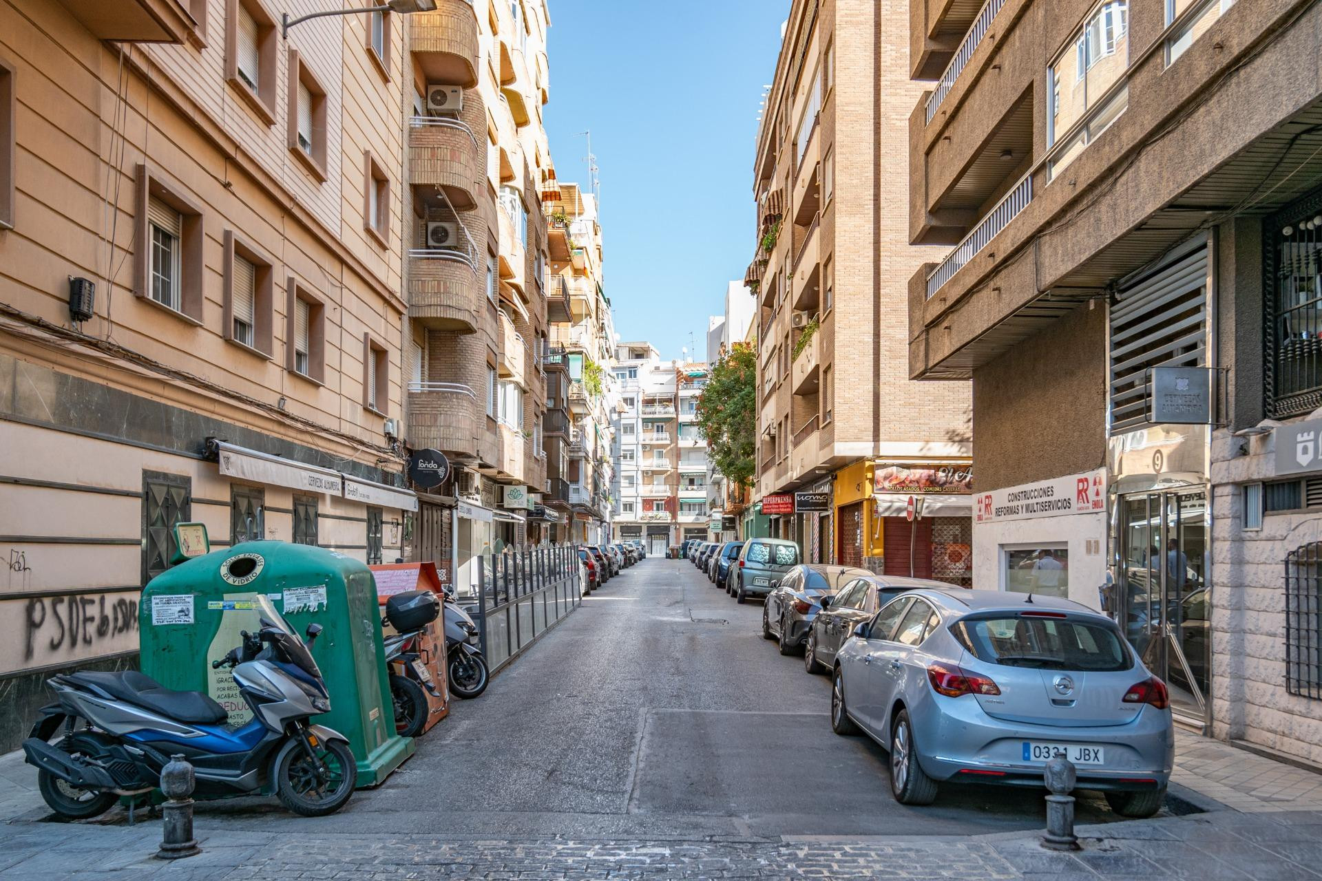 cochera en venta en el centro de granada