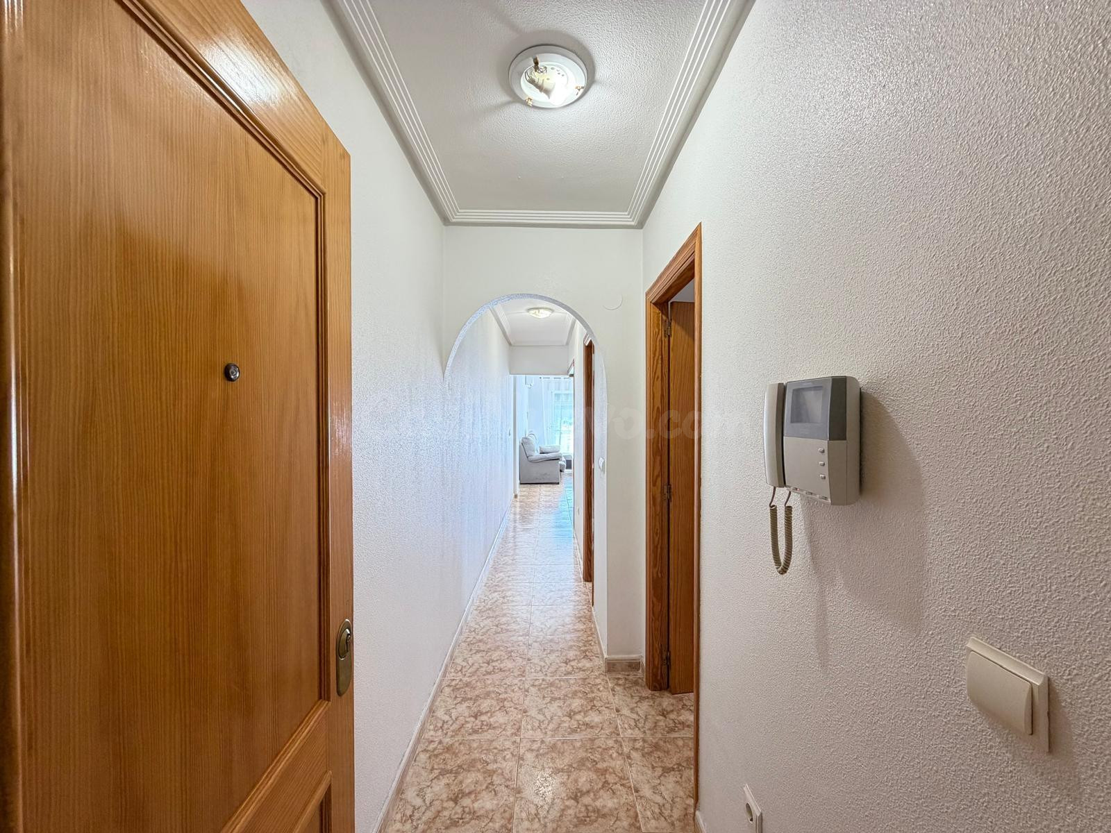 APARTAMENTO EN PRIMERA LÍNEA CON VISTAS AL MAR Y A 100 METRO - foto 2