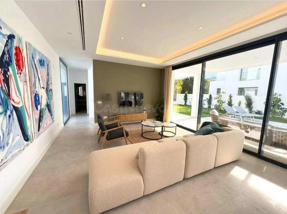 Exclusiva Villa Contemporánea en Atalaya: El Refugio Perfect - foto 2