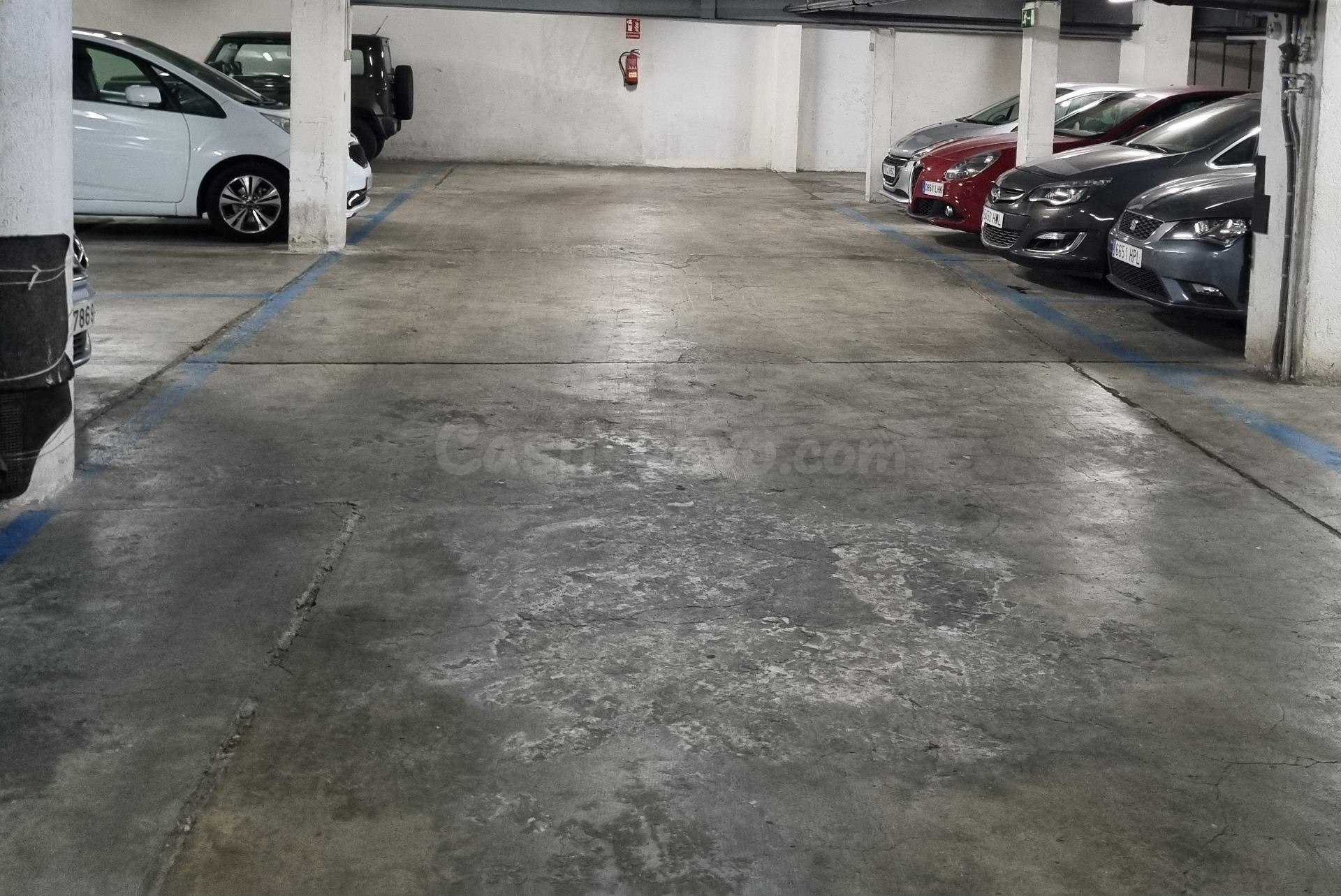 Plaza para coche mediano en Ventas - foto 3