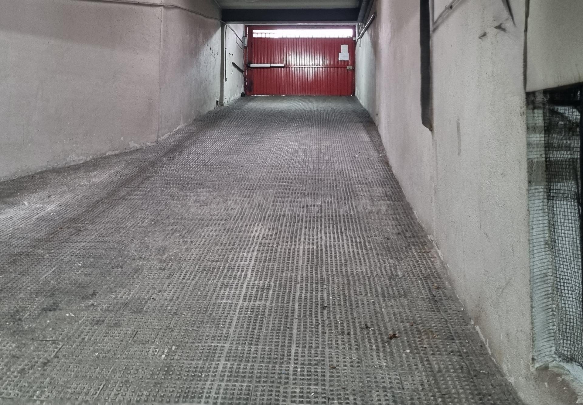 Plaza para coche mediano en Ventas - foto 4