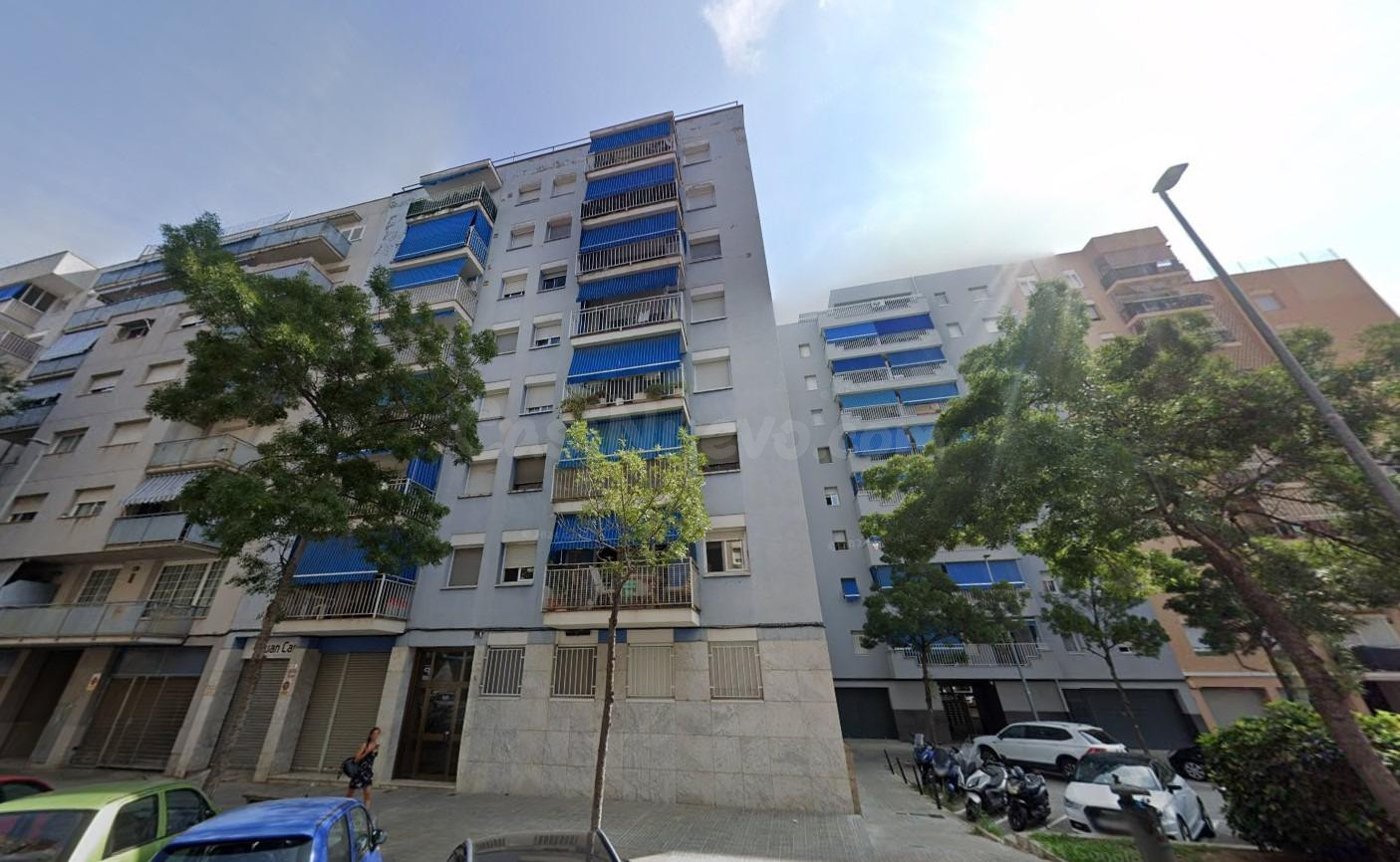 Se vende piso ALQUILADO en Xuquer de Terrassa (Barcelona). - foto 2