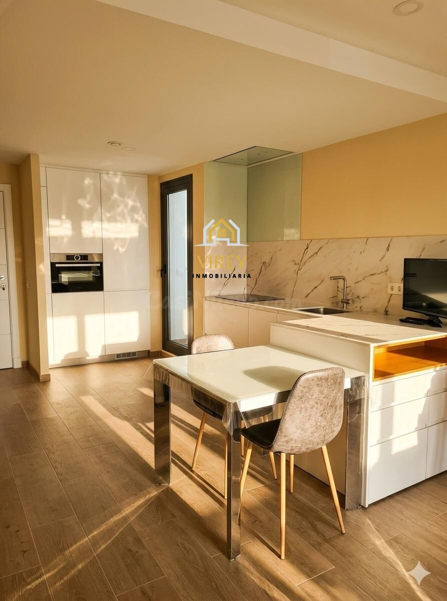 PISO EN TERCERA PLANTA. AMUEBLADO — RESIDENCIAL PLAZA NORTE  - foto 3