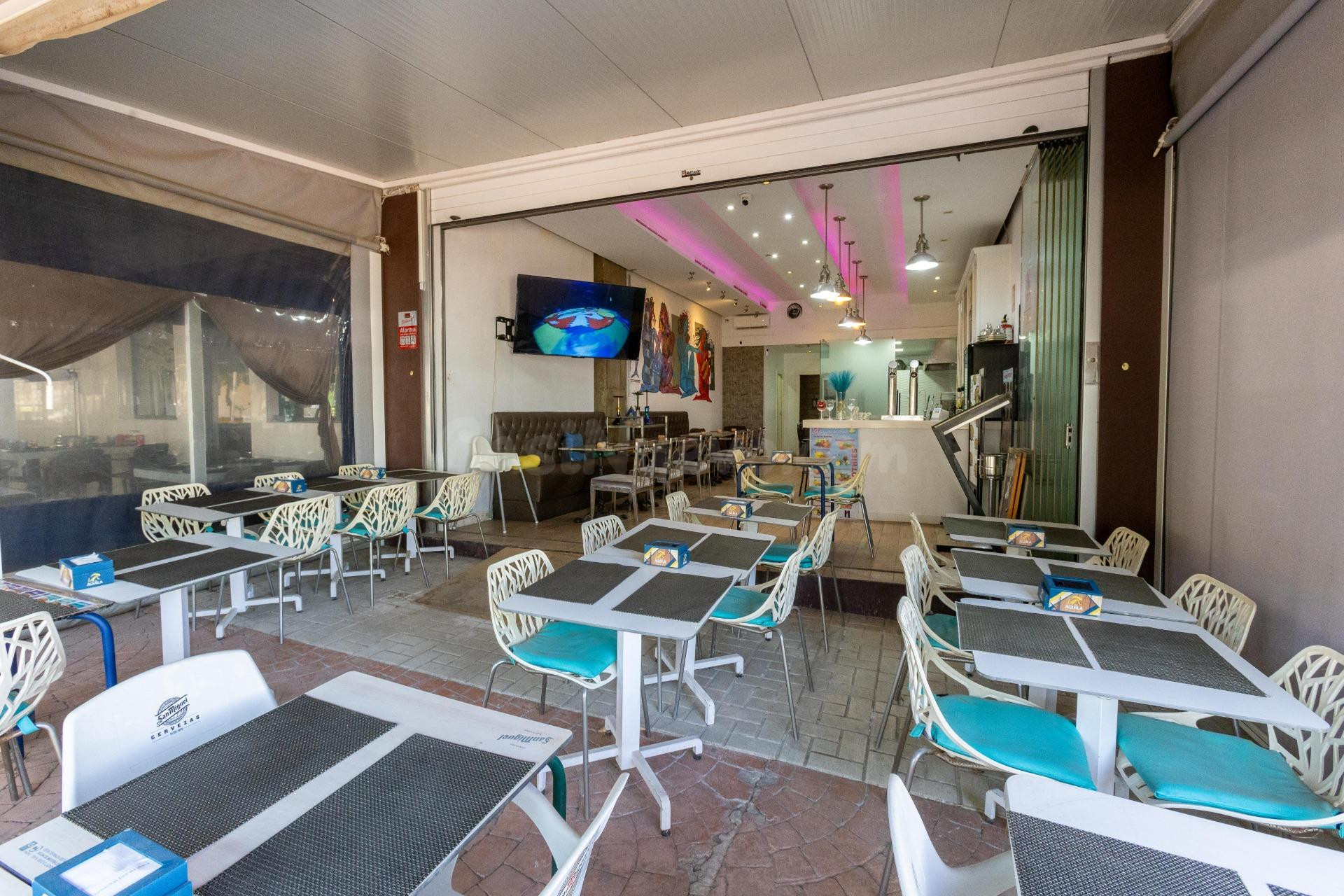 Venta Local Comercial en Primera Línea de Playa | Paseo Marí - foto 2