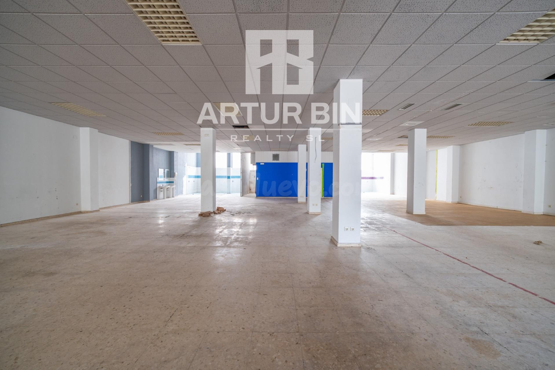 Local comercial 604m² en venta - Costa de valencia - foto 2