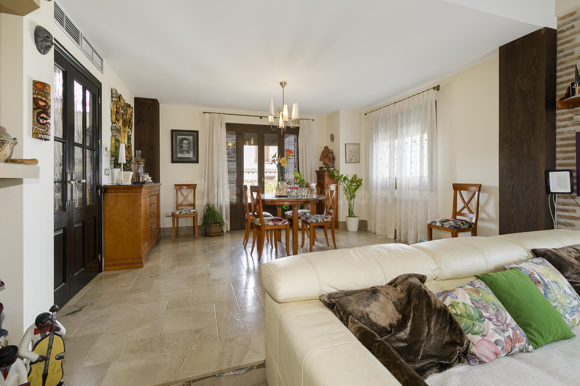 CHALET INDEPENDIENTE EN LOS ALTOS DE LA ZUBIA - foto 2