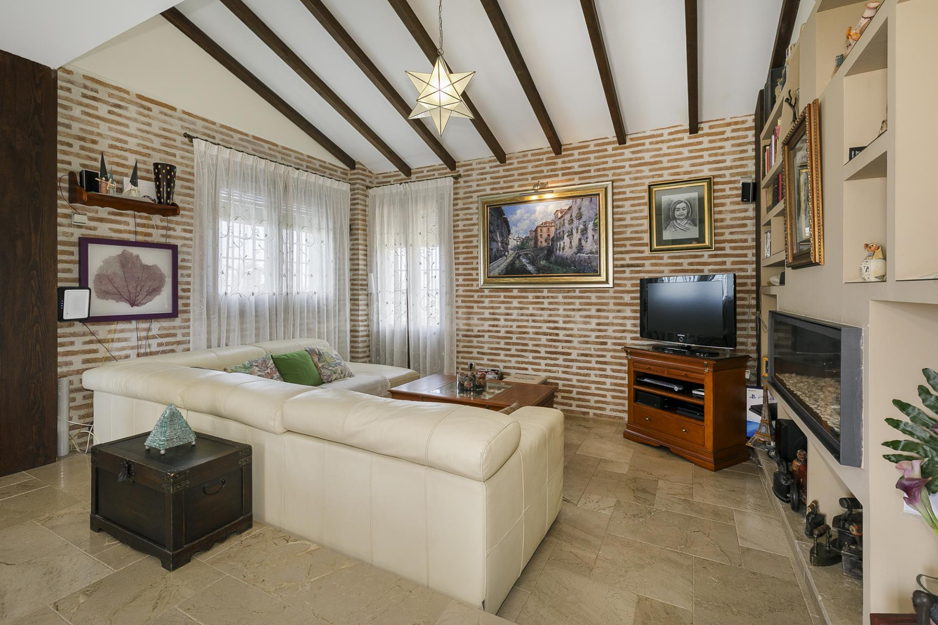 CHALET INDEPENDIENTE EN LOS ALTOS DE LA ZUBIA - foto 3