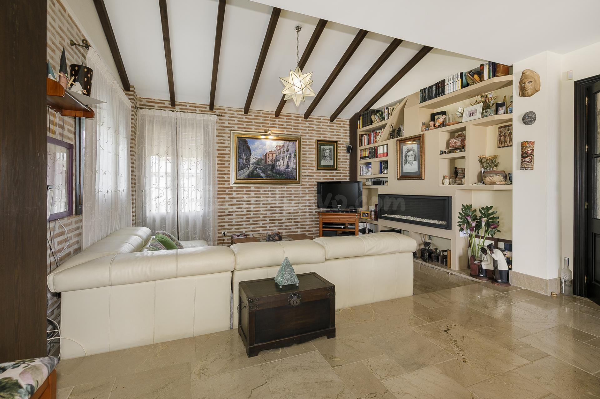 CHALET INDEPENDIENTE EN LOS ALTOS DE LA ZUBIA - foto 4