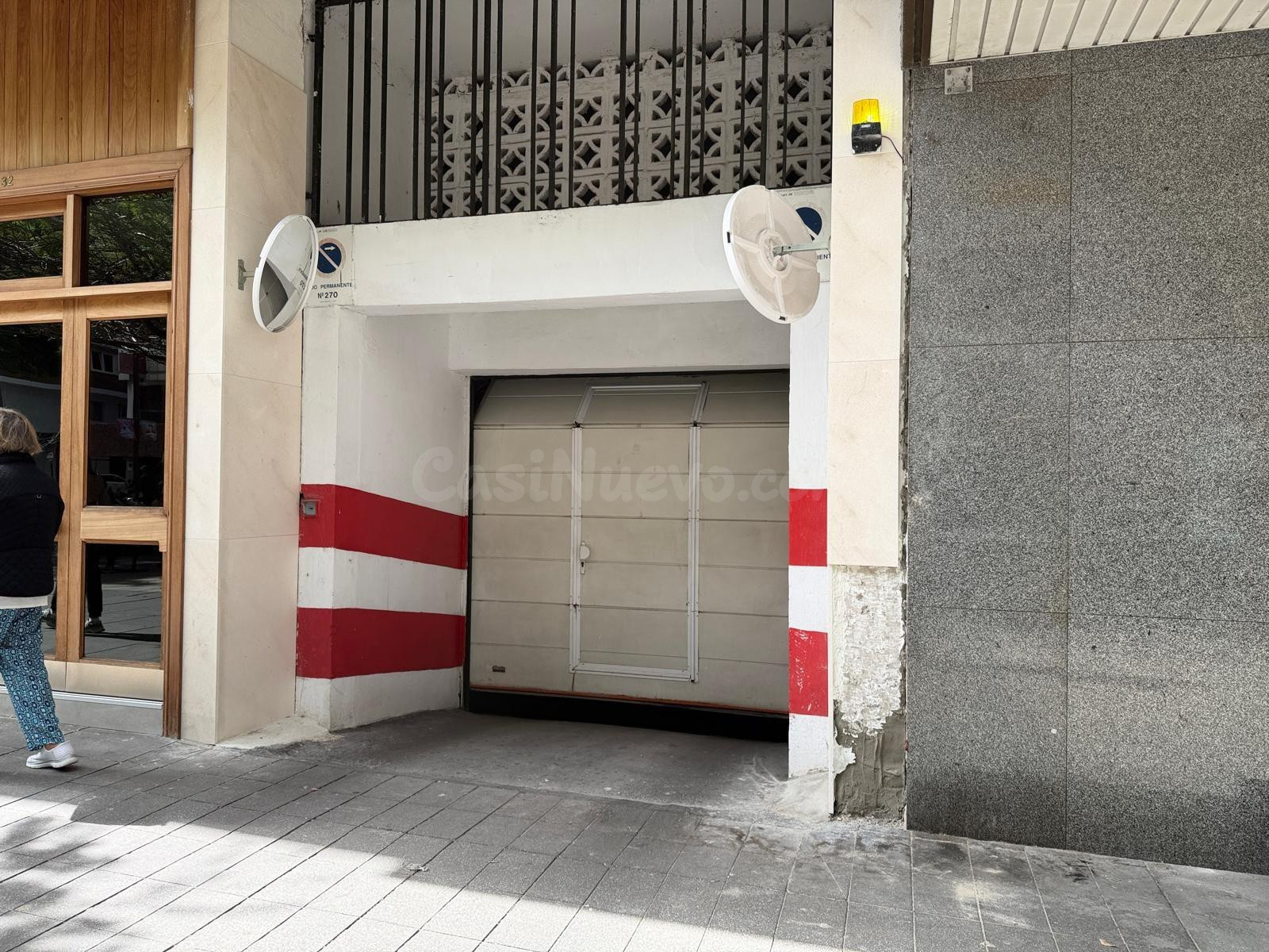 Plaza de garaje en venta junto al Corte Inglés. - foto 3