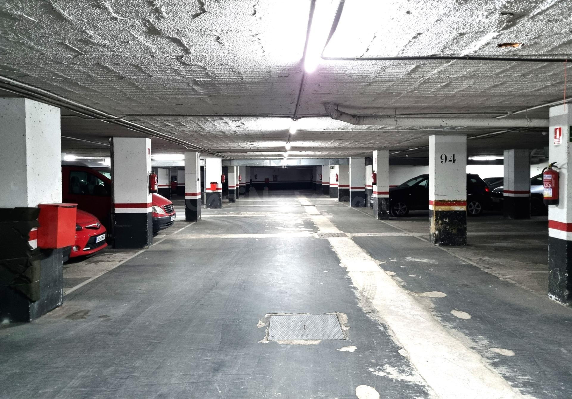 Plaza para coche grande en Acacias - foto 3