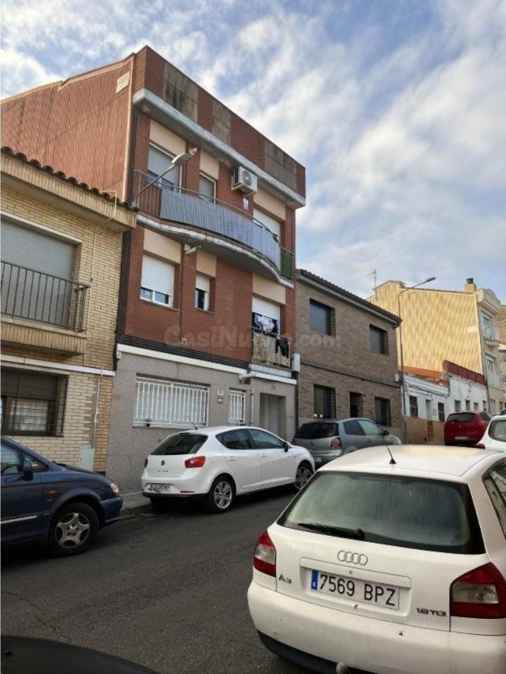 SE VENDE piso OKUPADO en CL CISA, 22 de Sabadell, Barcelona. - foto 2