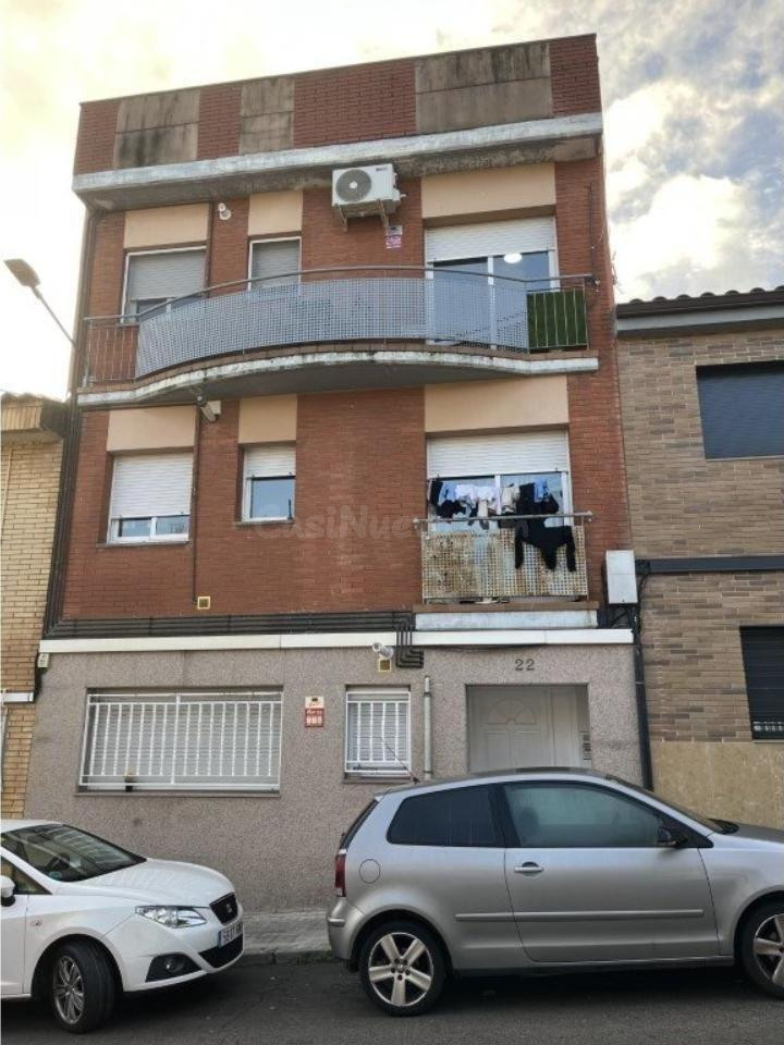 SE VENDE piso OKUPADO en CL CISA, 22 de Sabadell, Barcelona. - foto 3