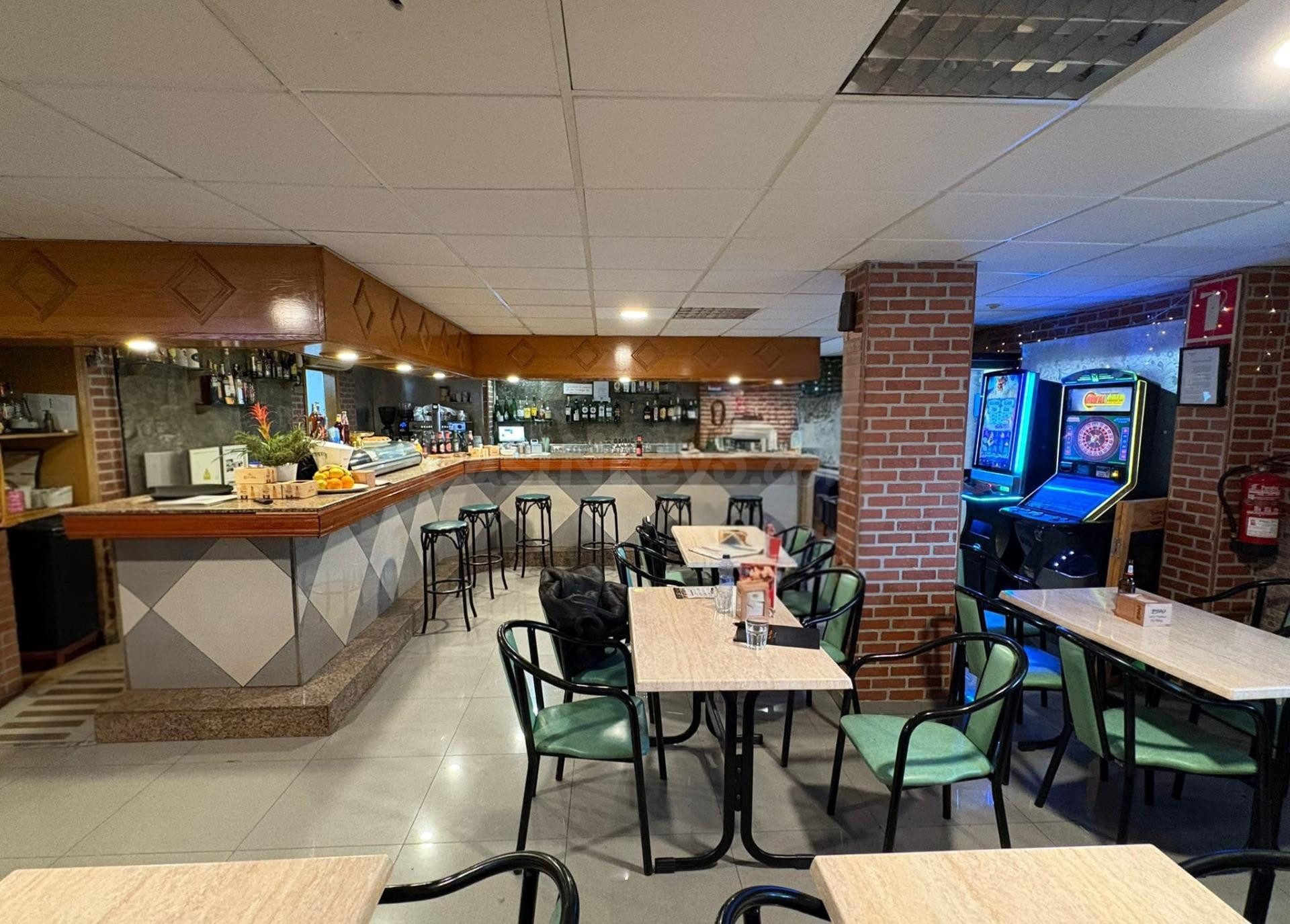 Se traspasa  bar/cafetería/restaurante en pleno funcionamiento – zona Magaluf - foto 2