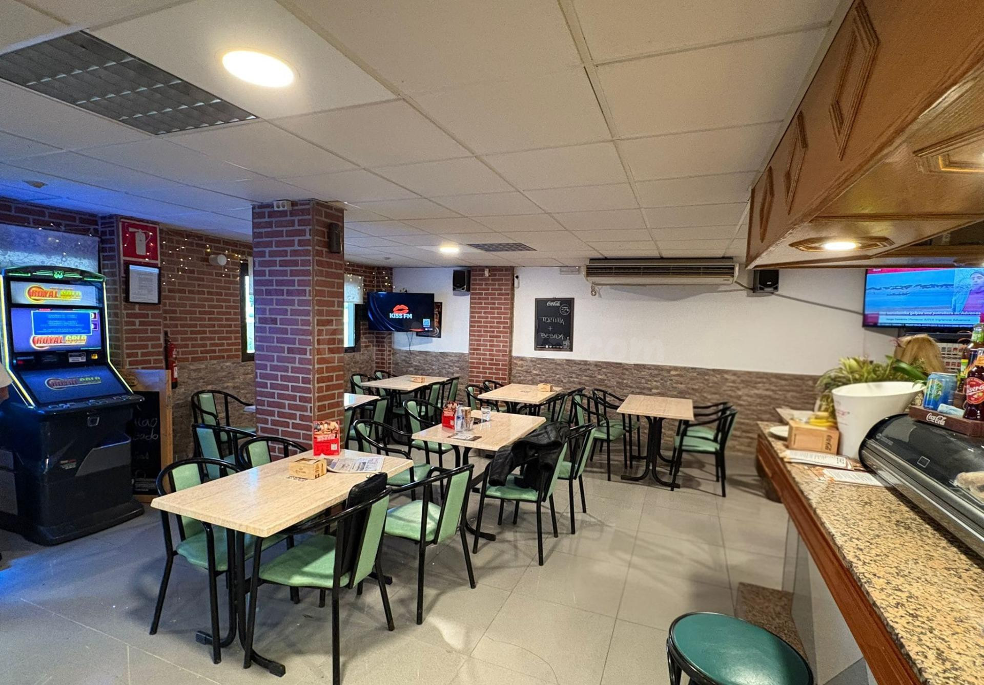 Se traspasa  bar/cafetería/restaurante en pleno funcionamiento – zona Magaluf - foto 3
