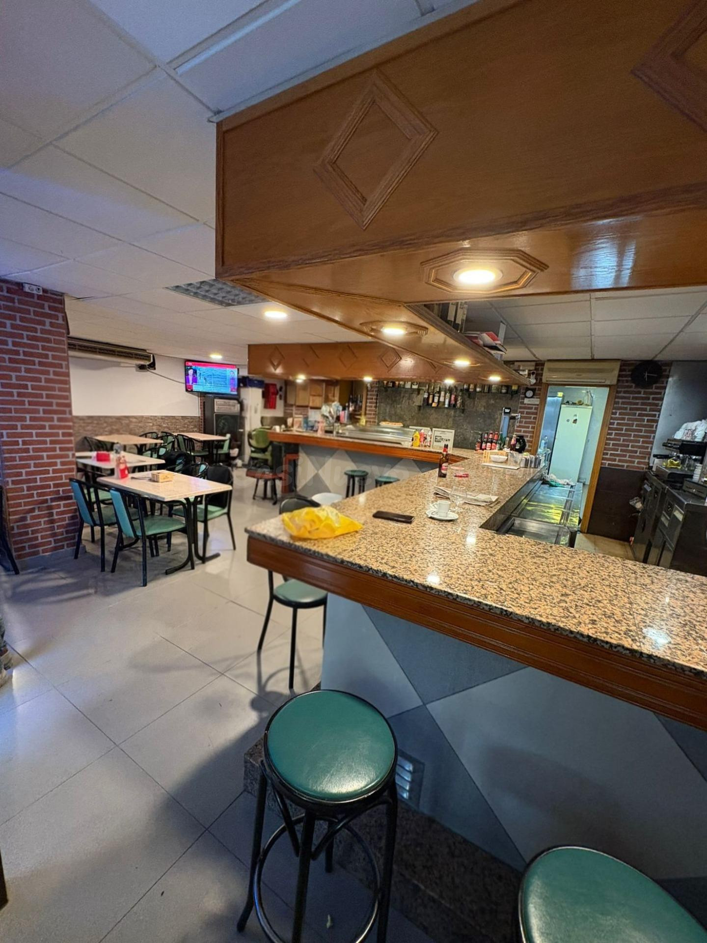 Se traspasa  bar/cafetería/restaurante en pleno funcionamiento – zona Magaluf - foto 5