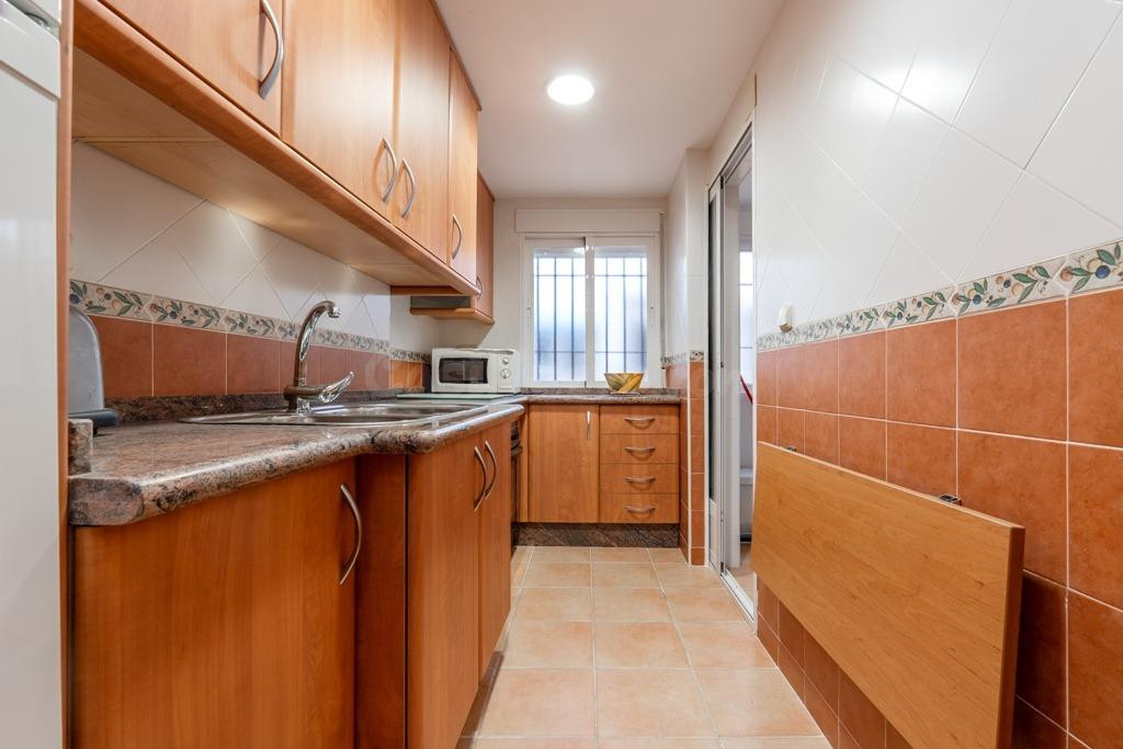 Piso en el centro de Granada, totalmente reformado con dos g - foto 2