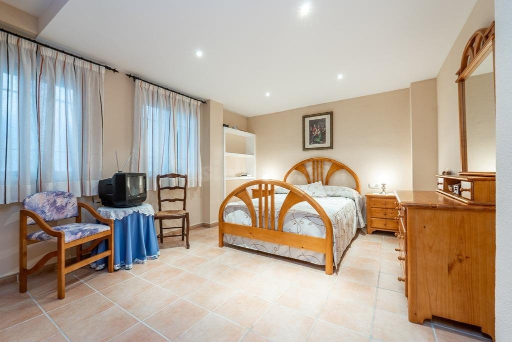Piso en el centro de Granada, totalmente reformado con dos g - foto 3