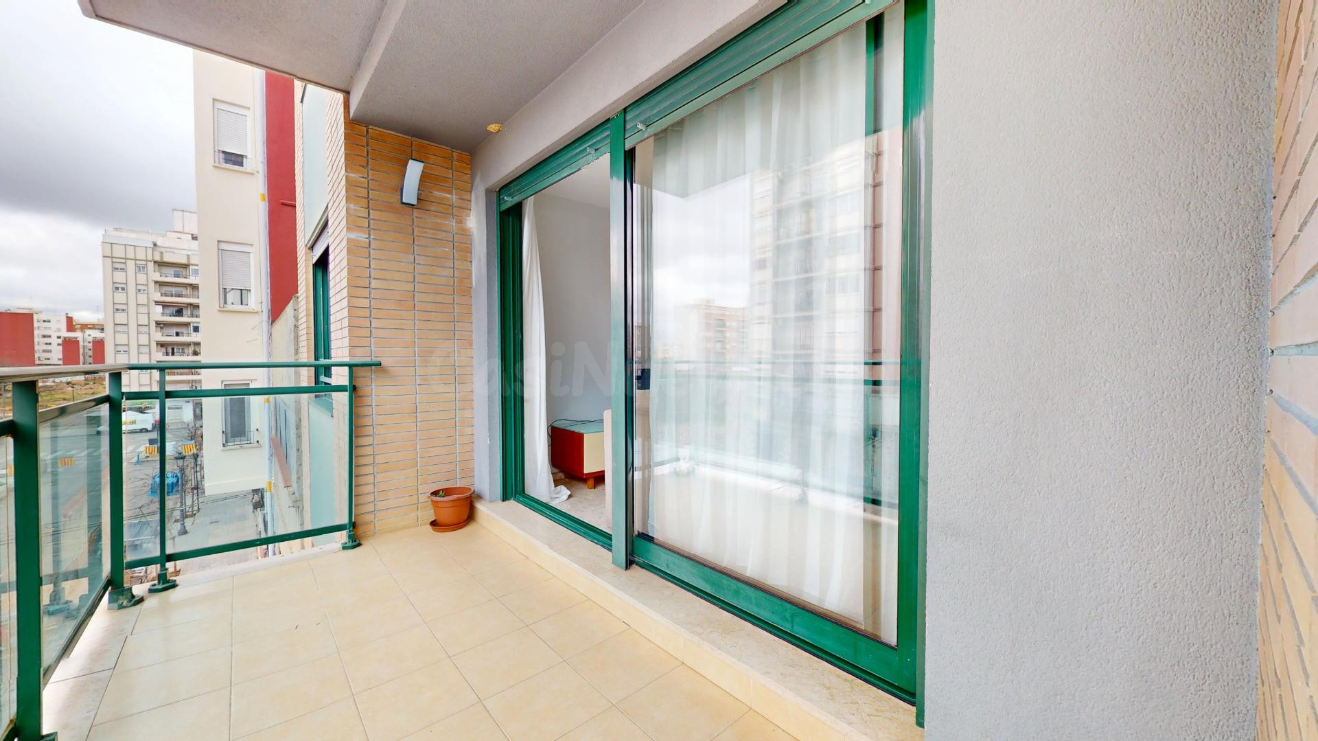 Magnifica vivienda de cuatro habitaciones próxima a la estación del Ave - foto 4
