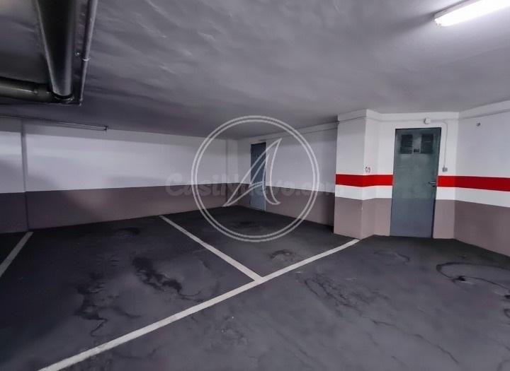 Plaza de garaje con trastero en pleno centro de Alicante - foto 4