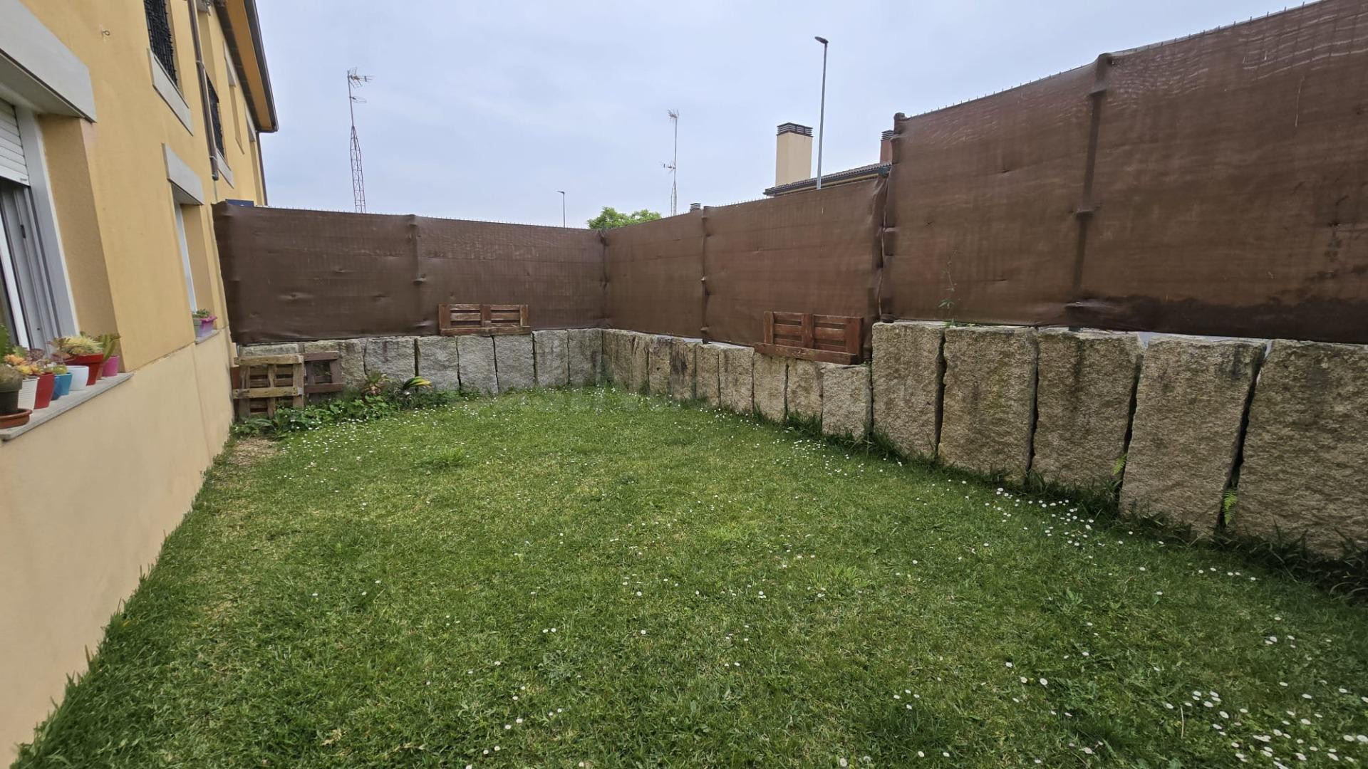VIVIENDA CON JARDÍN EN COSTA MIÑO GOLF – A UN PASO DE LAS PL - foto 3