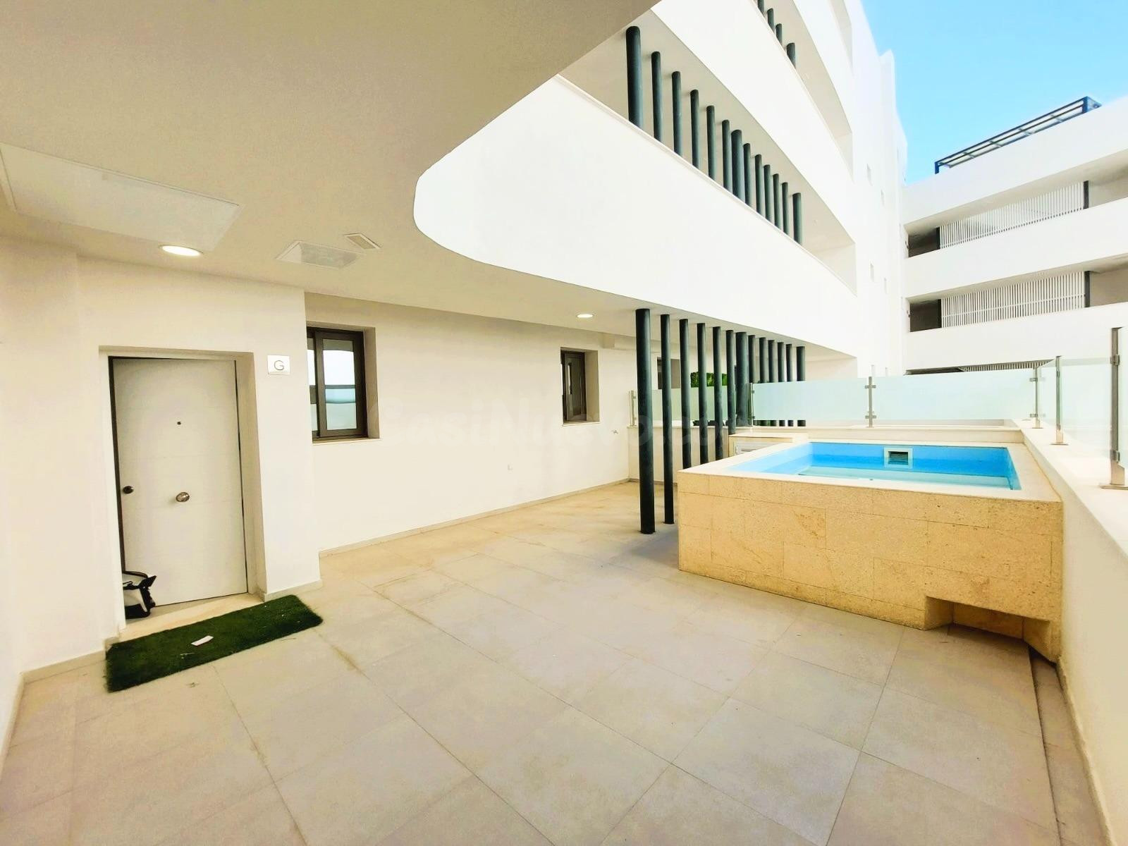 Moderna Vivienda a Estrenar con Piscina Privada en Estepona - foto 3