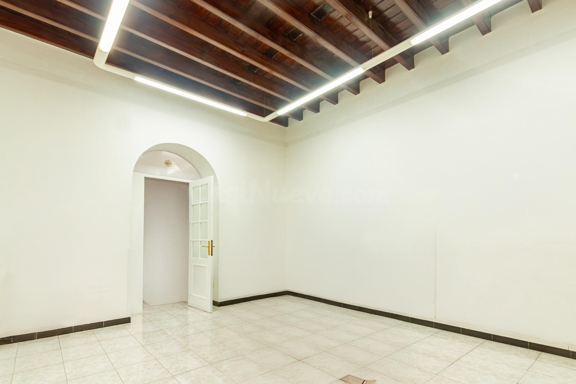 SE VENDE EDIFICIO EMBLEMÁTICO EN ZONA DE ARENALES - foto 2