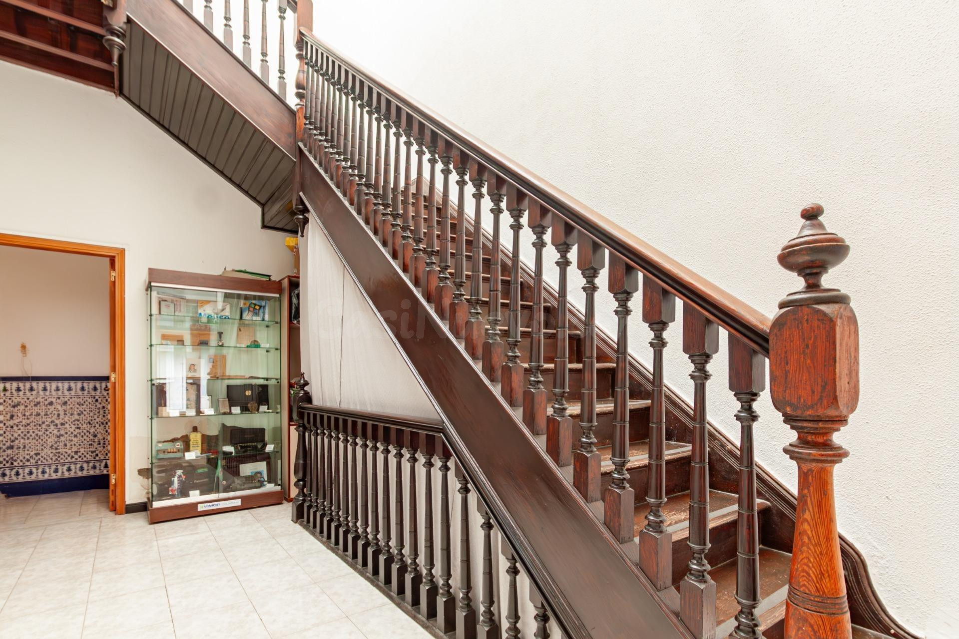 SE VENDE EDIFICIO EMBLEMÁTICO EN ZONA DE ARENALES - foto 3