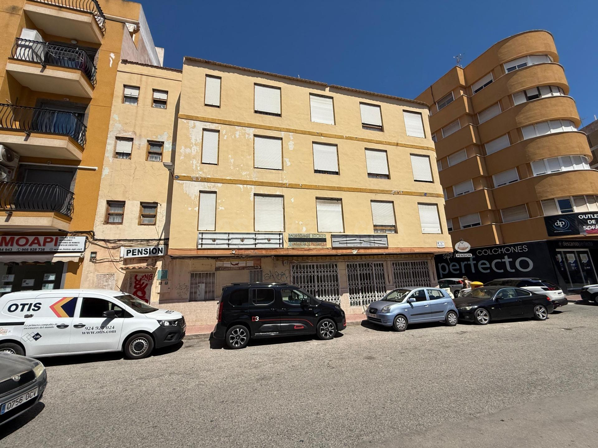 OPORTUNIDAD DE INVERSIÓN ESTRATÉGICA EN TORREVIEJA: ACTIVO E - foto 3