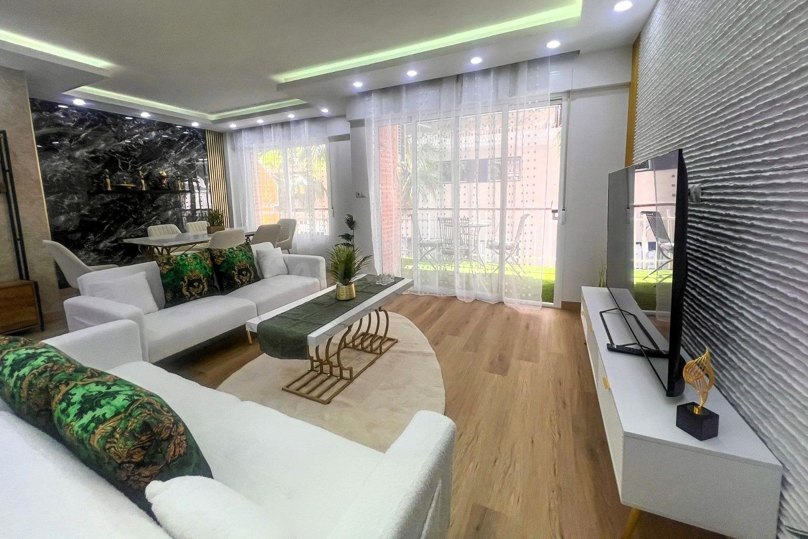 Apartamento reformado y espacioso (aprox. 132 m2 - 1.ª plant - foto 5