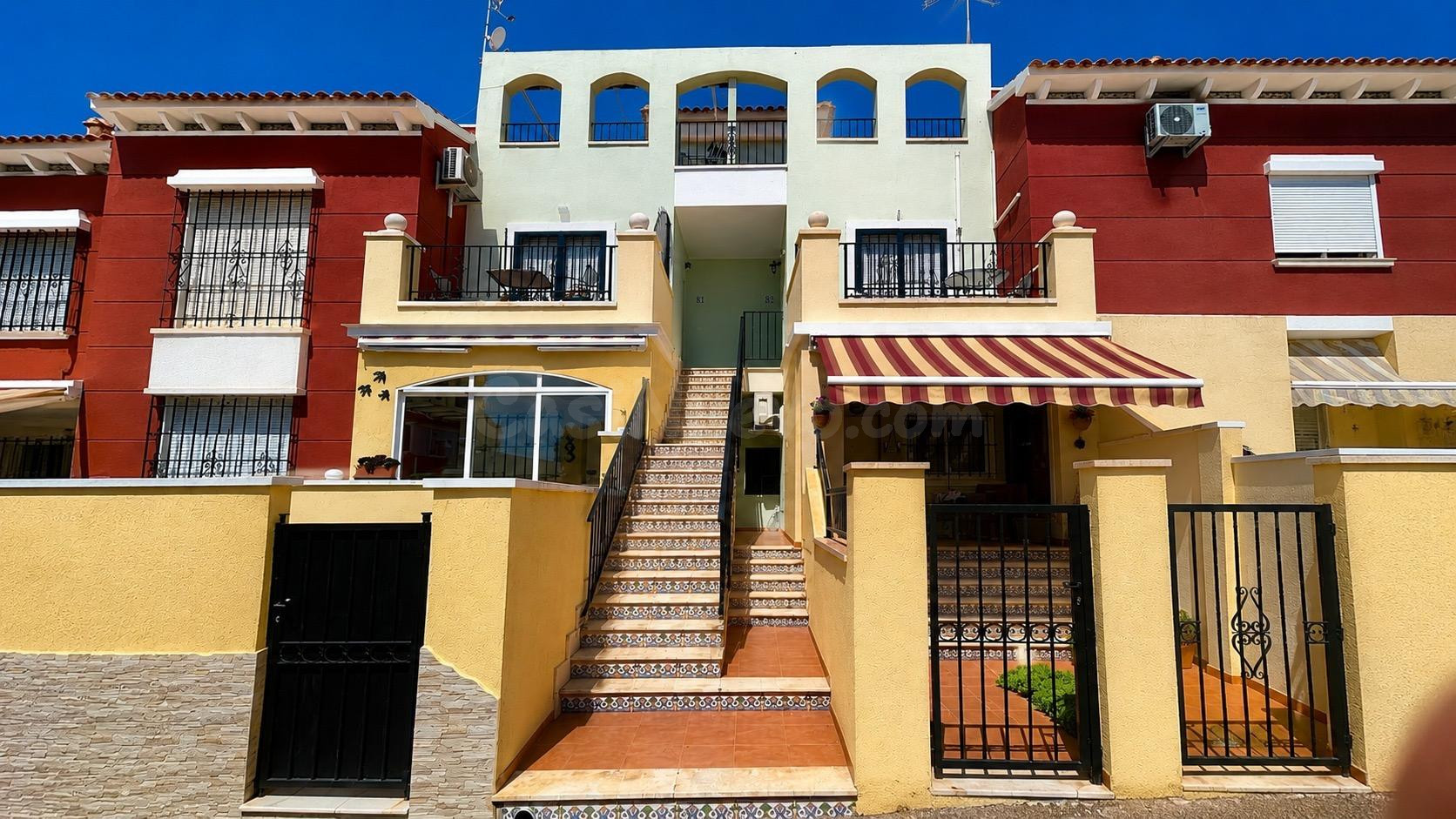 Encantador bungalow en planta alta en Altos de Bahía con gra - foto 2