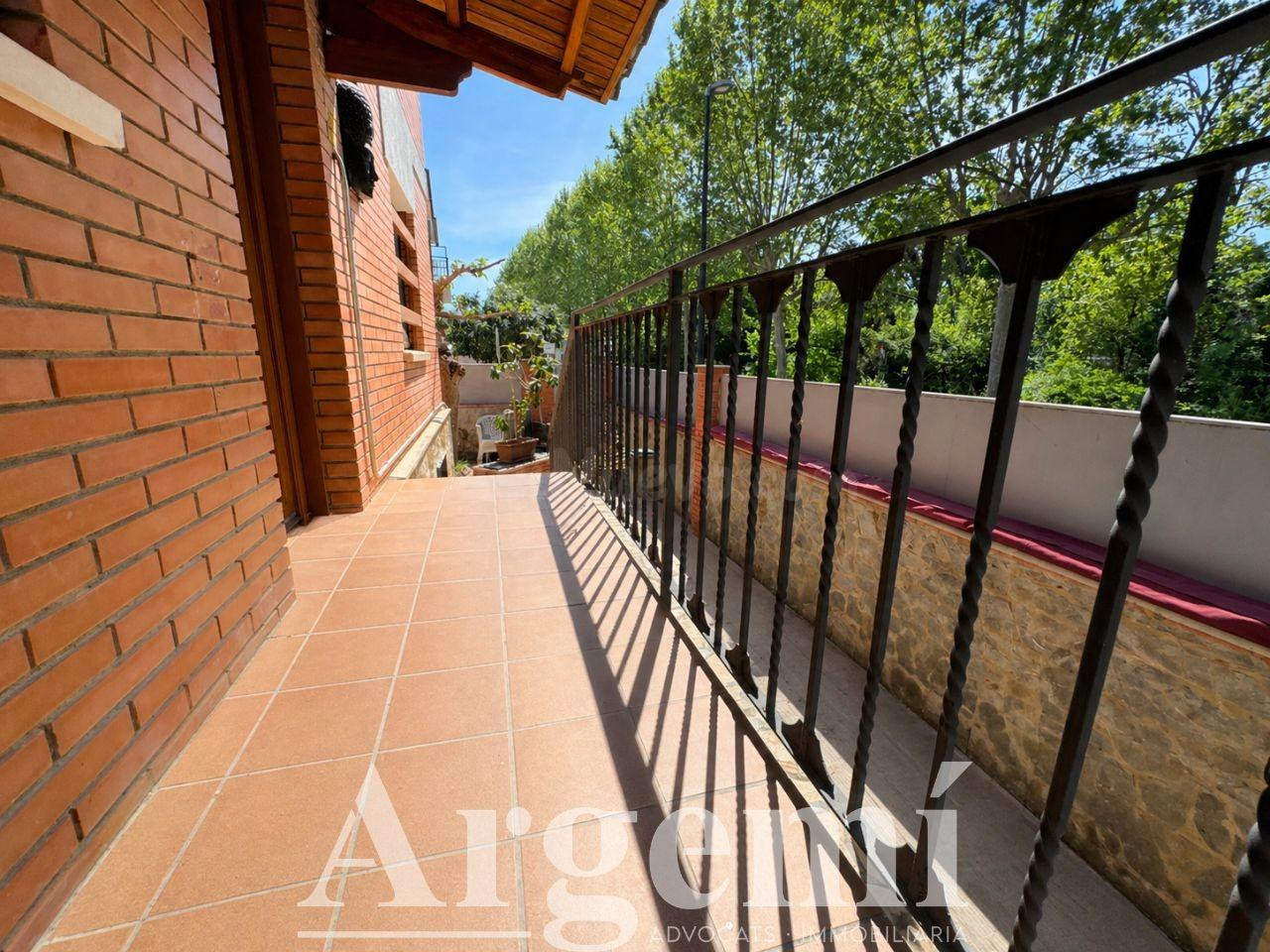 Casa adosada en venta en Palau Solità i Plegamans en EXCLUSI - foto 5