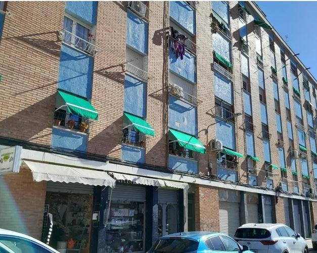 SE VENDE piso OKUPA en C Europa 4 de Terrassa, Barcelona. - foto 3