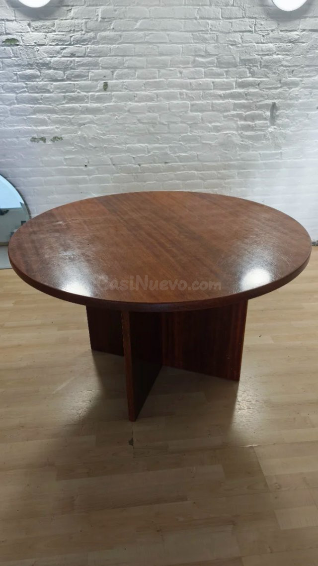 Mesa redonda de madera de 1,20 m de diámetro – Barcelona