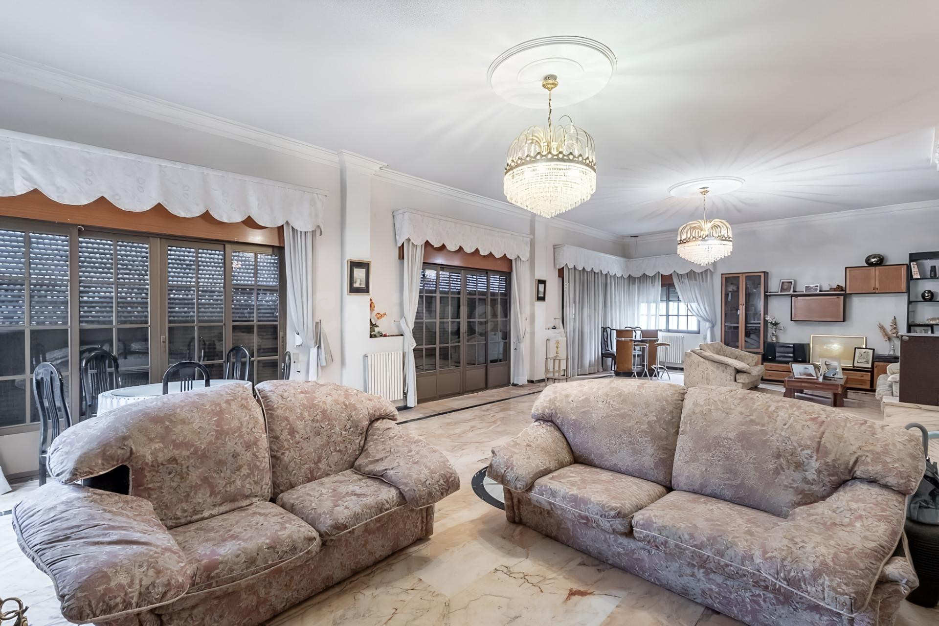 Chalet independiente con 2.000 m2 de parcela y gran potencia - foto 3