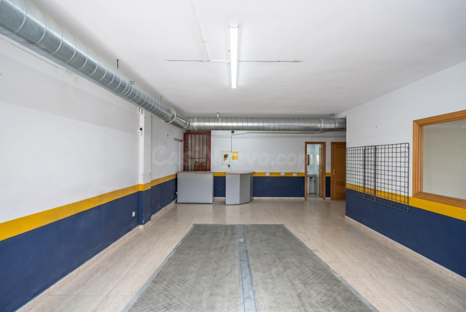 ESPECTACULAR LOCAL COMERCIAL DE 250 M2 EN PLENO CENTRO DE TO - foto 2
