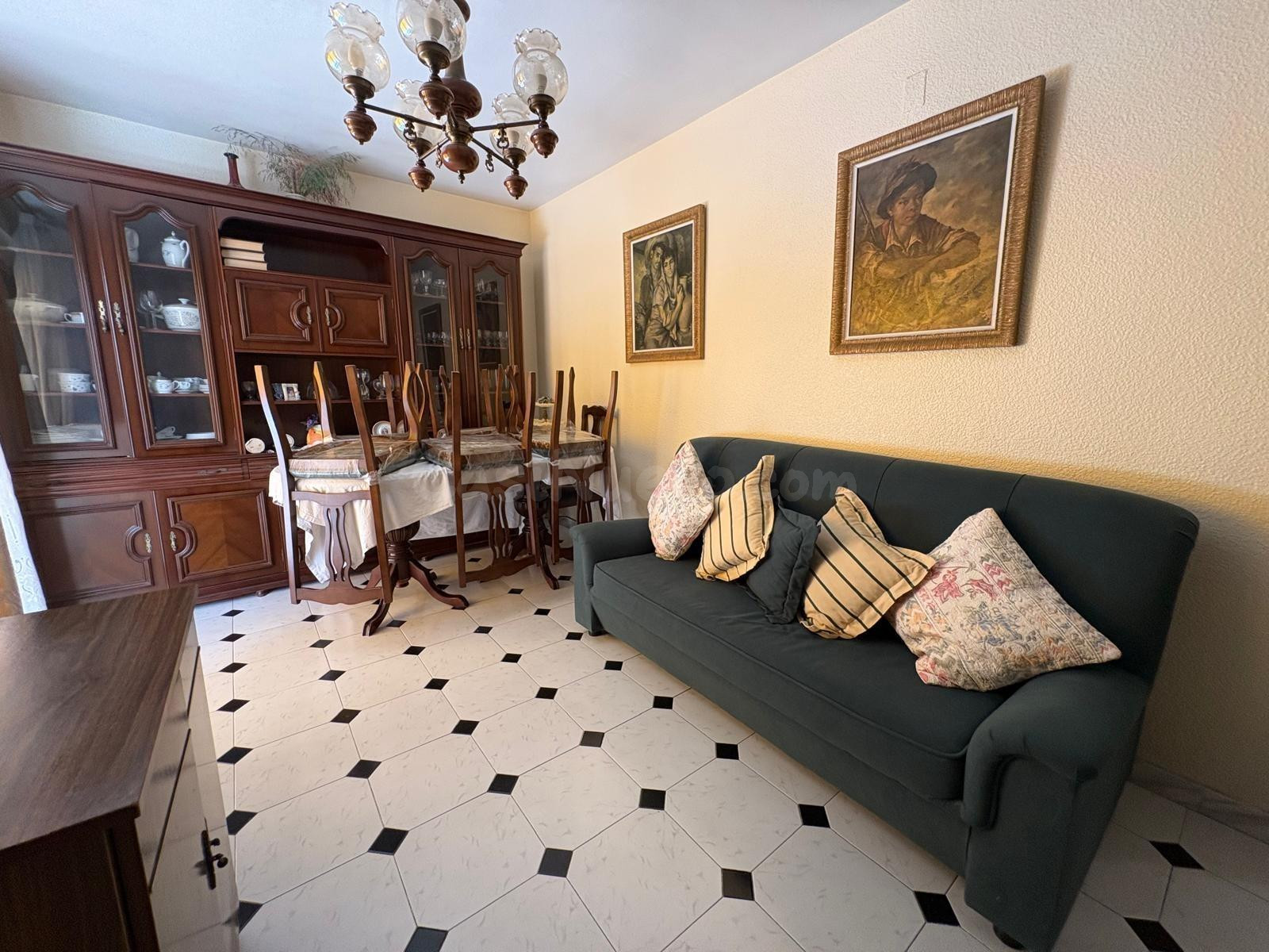 PISO GRANDE EN AV REY JAIME I - foto 4