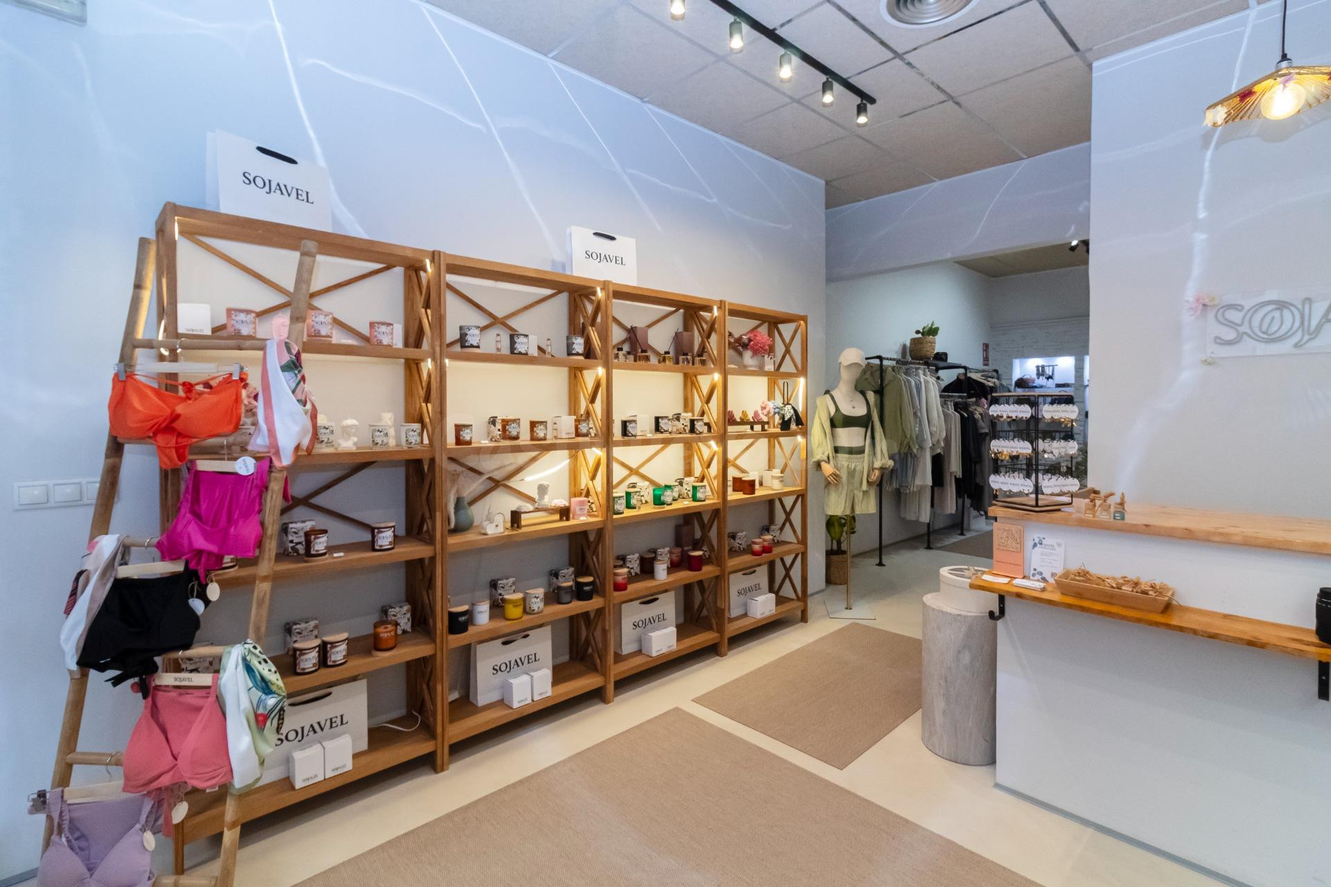 Local Comercial Reformado en Torrevieja a Pocos Metros de la Playa ️ - foto 3