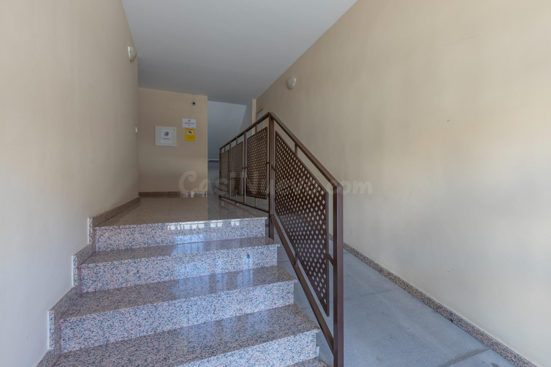 ¡¡¡Magnífico piso de 2 dormitorios, 2 patios, terraza, coche - foto 2