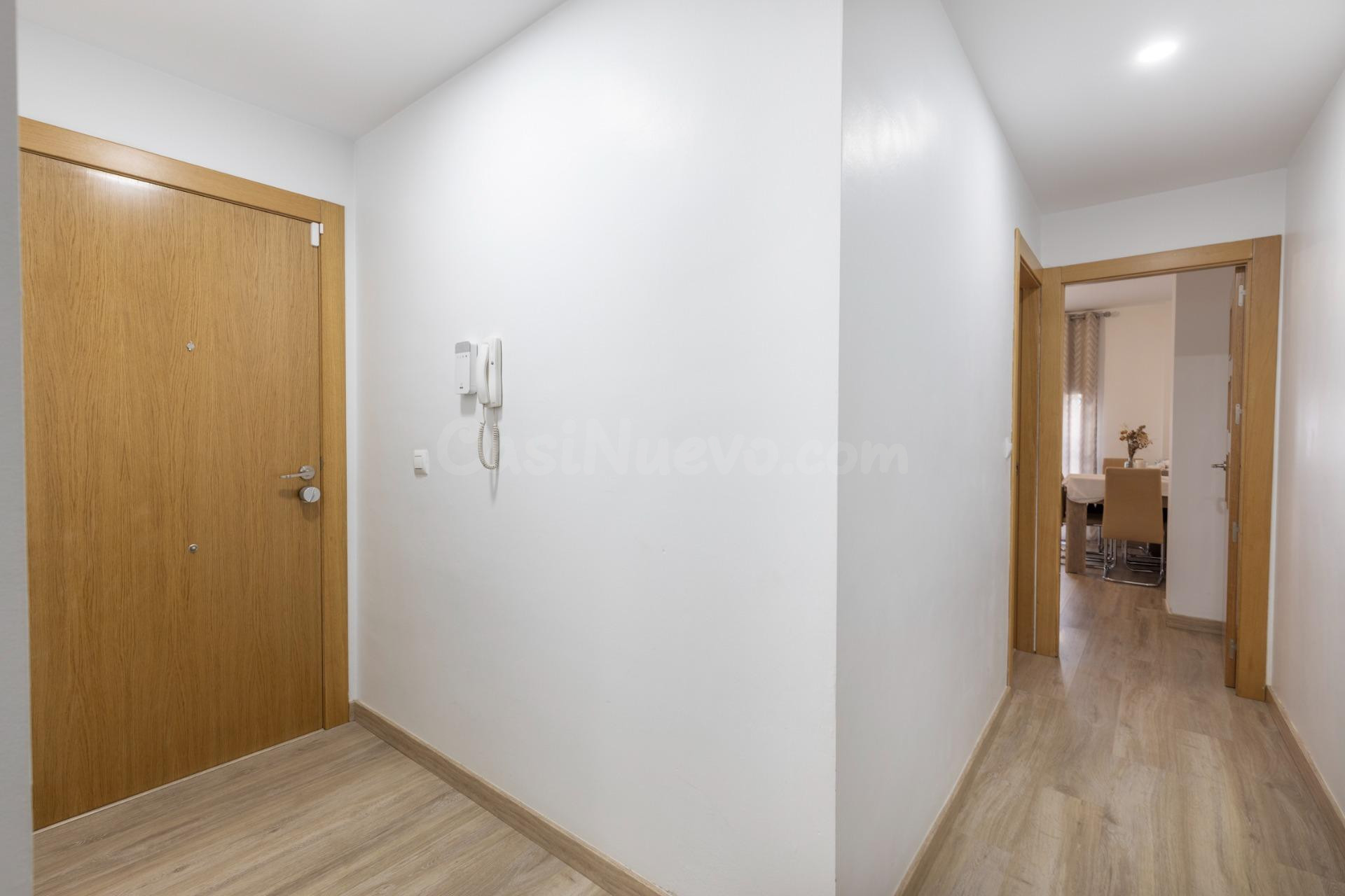 ¡¡¡Magnífico piso de 2 dormitorios, 2 patios, terraza, coche - foto 5