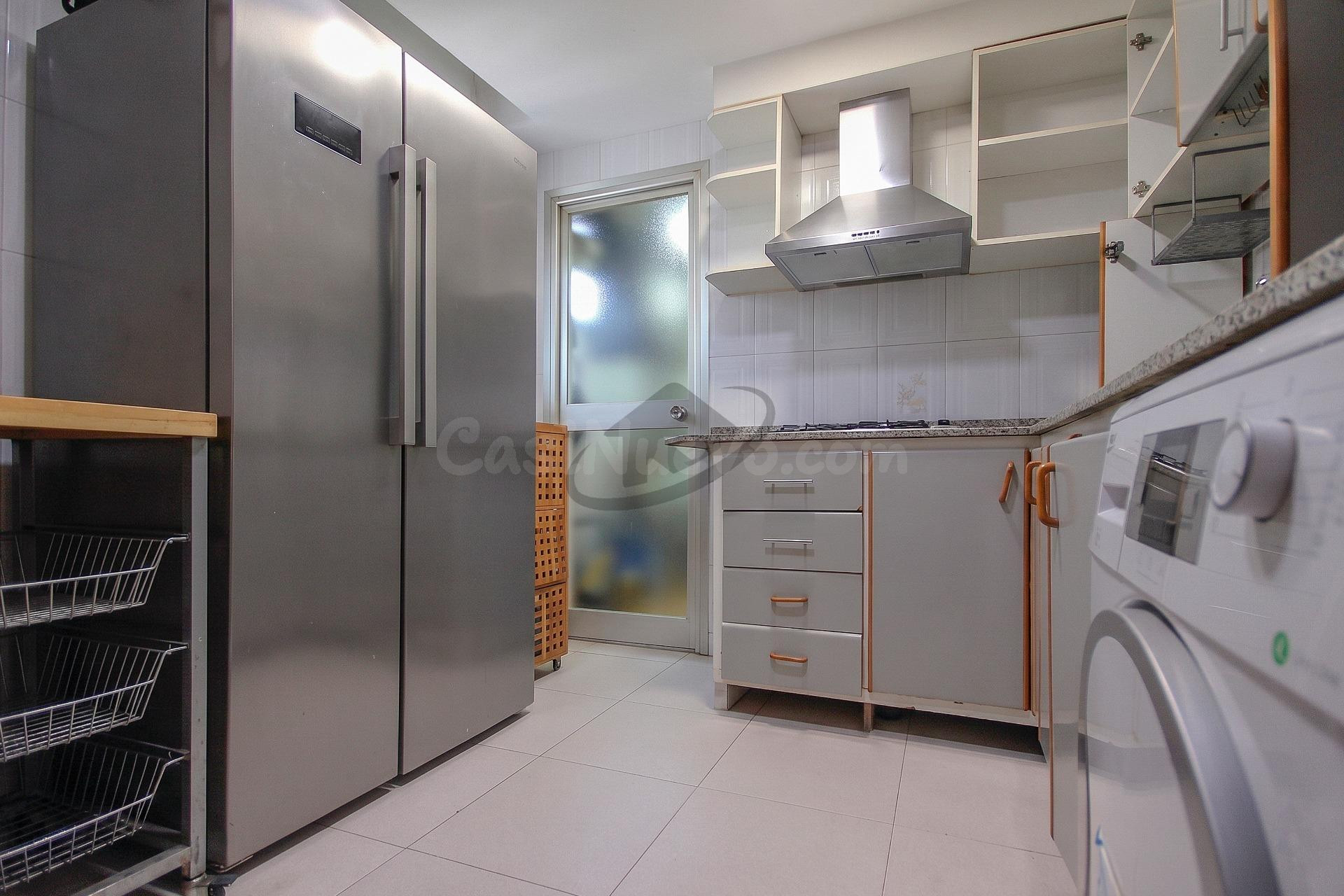 CÉNTRICA Y SOLEADA VIVIENDA CON ASCENSOR Y BALCÓN - foto 5