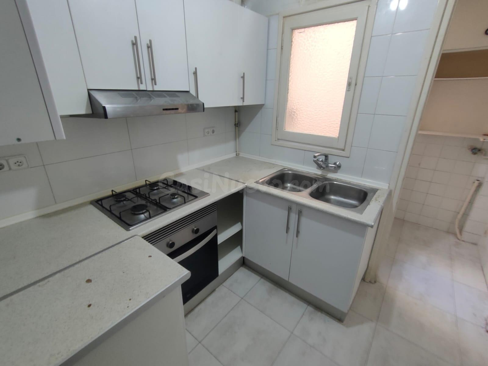 Amplio piso en Viladordis con 4 habitaciones y alquiler acti - foto 2