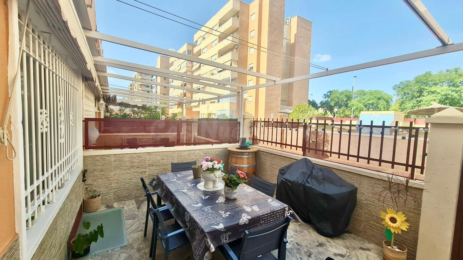 Magnifico adosado en Venta en Elche - foto 2