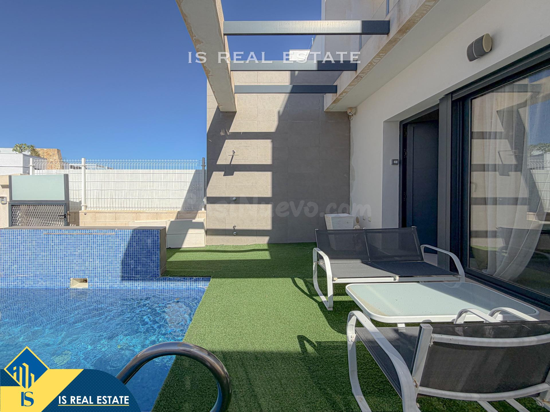 Super Precio! Exclusiva Villa (2018) Diseñada con excelentes - foto 2