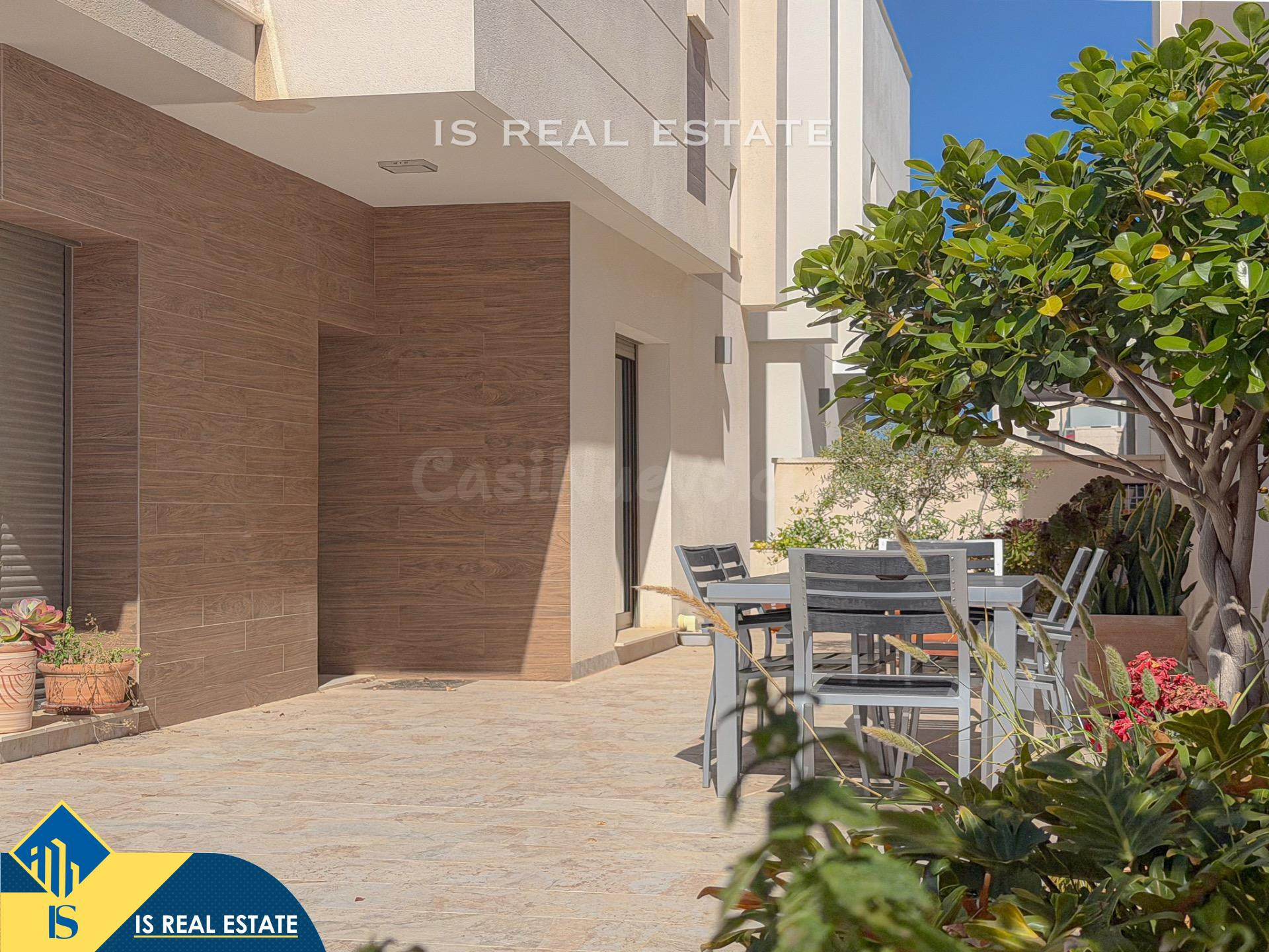 Exclusiva Villa con gigantesca parcela y piscina privada + G - foto 4