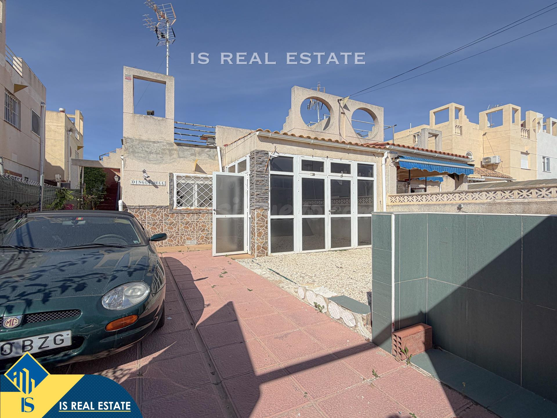 Oportunidad! Atractivo chalet con 127 metros de parcela y parking dentro + Solarium privado