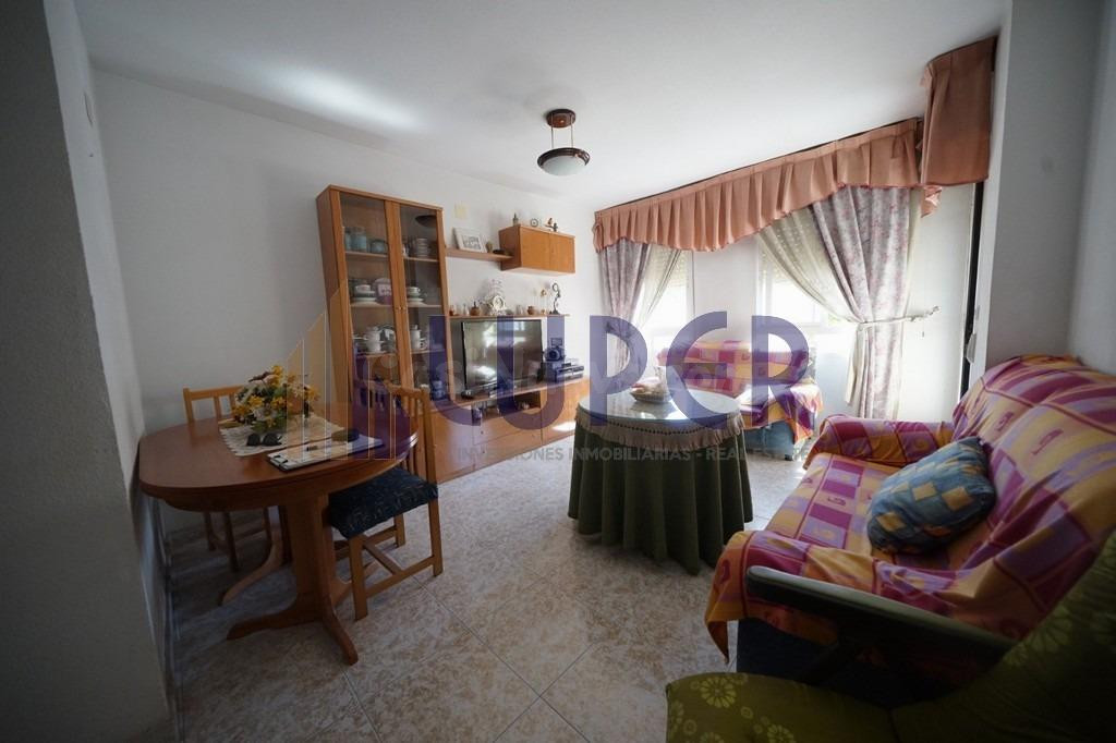 ¡OPORTUNIDAD EN EL CENTRO DE PINOSO! AMPLIA VIVIENDA CON GAR - foto 2